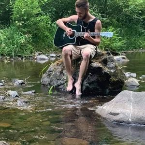 Meet your Posher, Devin